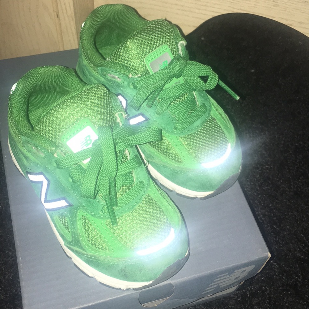 New Balance 990